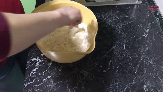 Пироги с фруктовым вареньем и сливками