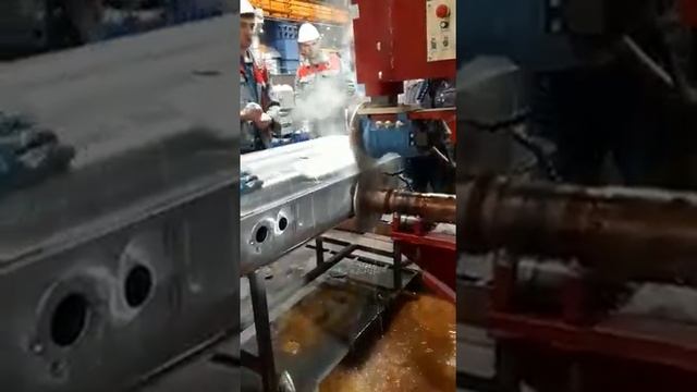 Шовная сварка бака автомобиля, камаза, трактора. Надежное соединение металла. смотреть онлайн