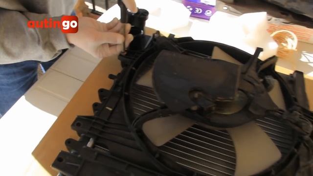 Como cambiar radiador Nissan смотреть онлайн