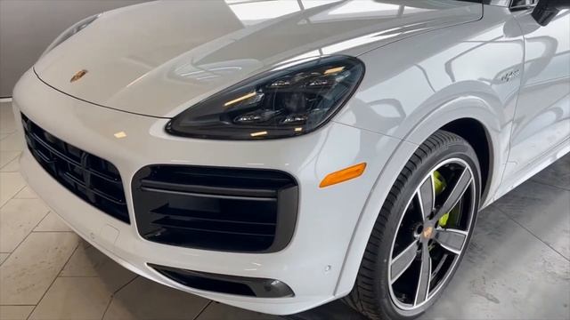 22CAY6025 2022 Porsche Cayenne Turbo S E-Hybrid смотреть онлайн
