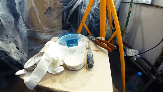 Покраска проема BMW E34 540 - Часть 1. Наносим клей и гравитекс на порог