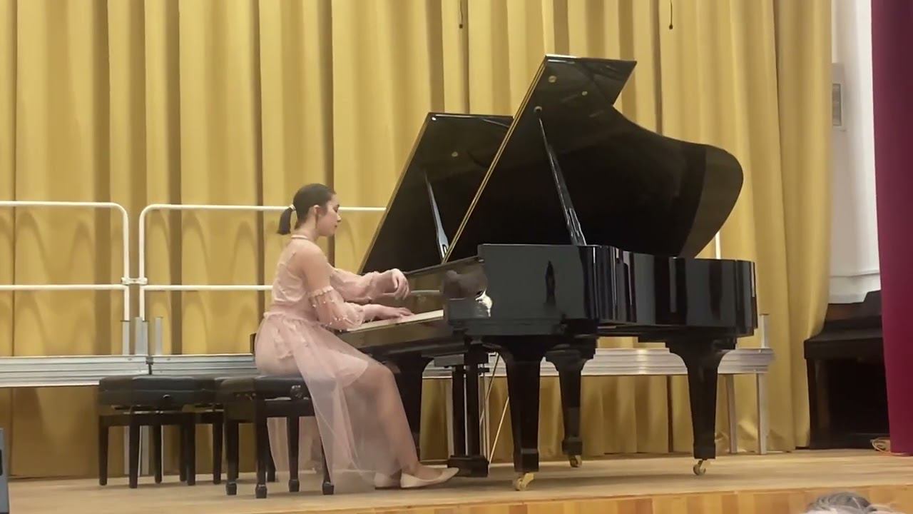 А. Копленд - Юмористическое скерцо "Кот и Мышь", исп. Екатерина Соловьёва (6-й класс) смотреть онлайн