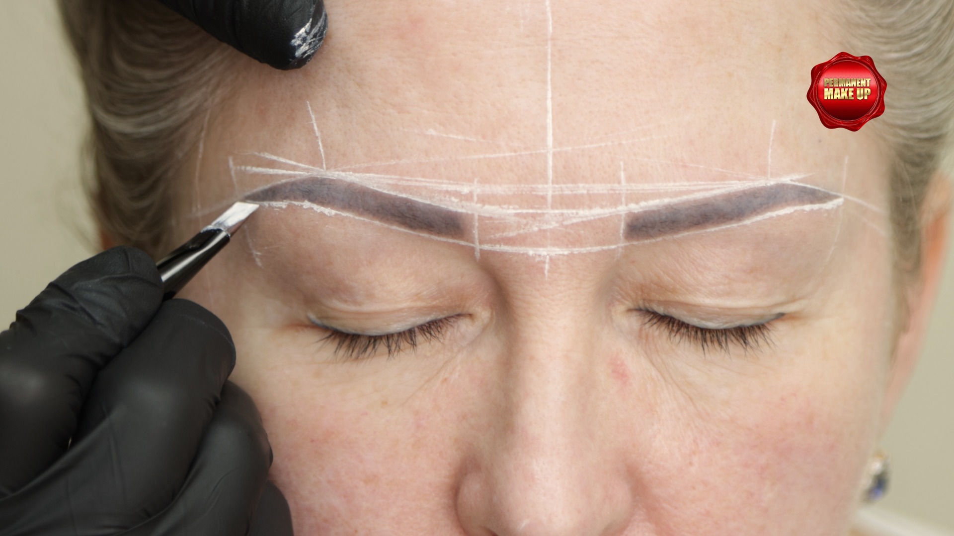 Перекрытие старого татуажа бровей.Перманентный макияж.До и после. смотреть онлайн