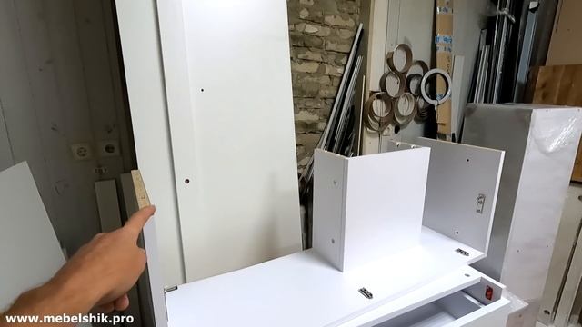 Нестандартный фасад с подъемным механизмом / Обзор кухни под потолок смотреть онлайн