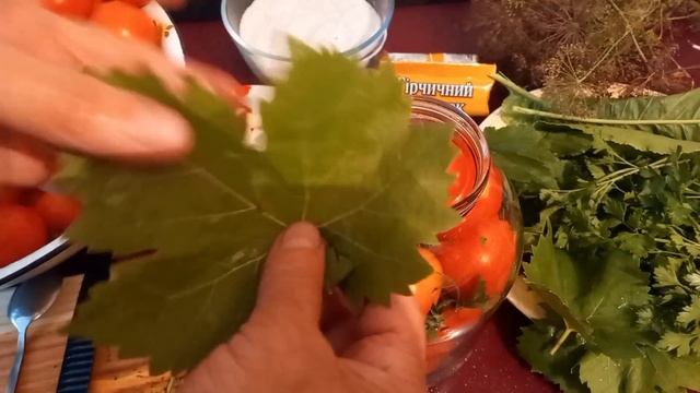 Дуже смачні квашені помідори на зиму. смотреть онлайн