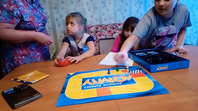 Игра в активити 1 часть потому что неизвестно почему-то выключилось телефон поэтому это первая част смотреть онлайн