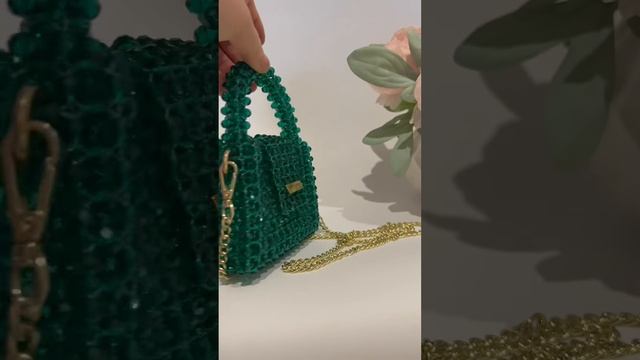 Сумочка из хрустальных бусин mini mi #сумкаизбусин #обучение #сумка #bags #мастеркласс #купитьсумку смотреть онлайн