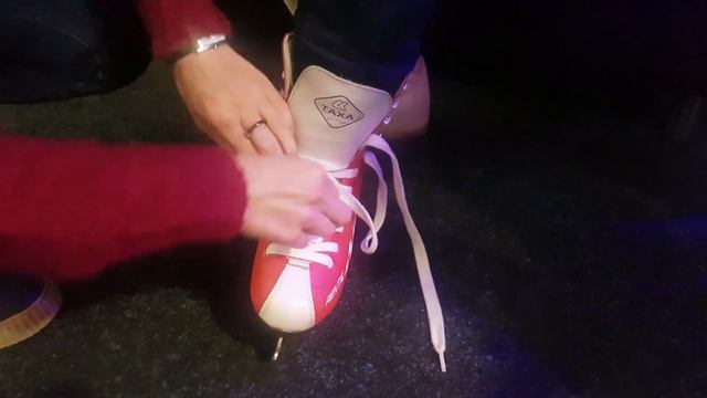 Коньки. Фигурные коньки. Как выбрать. Шнуровка коньков.