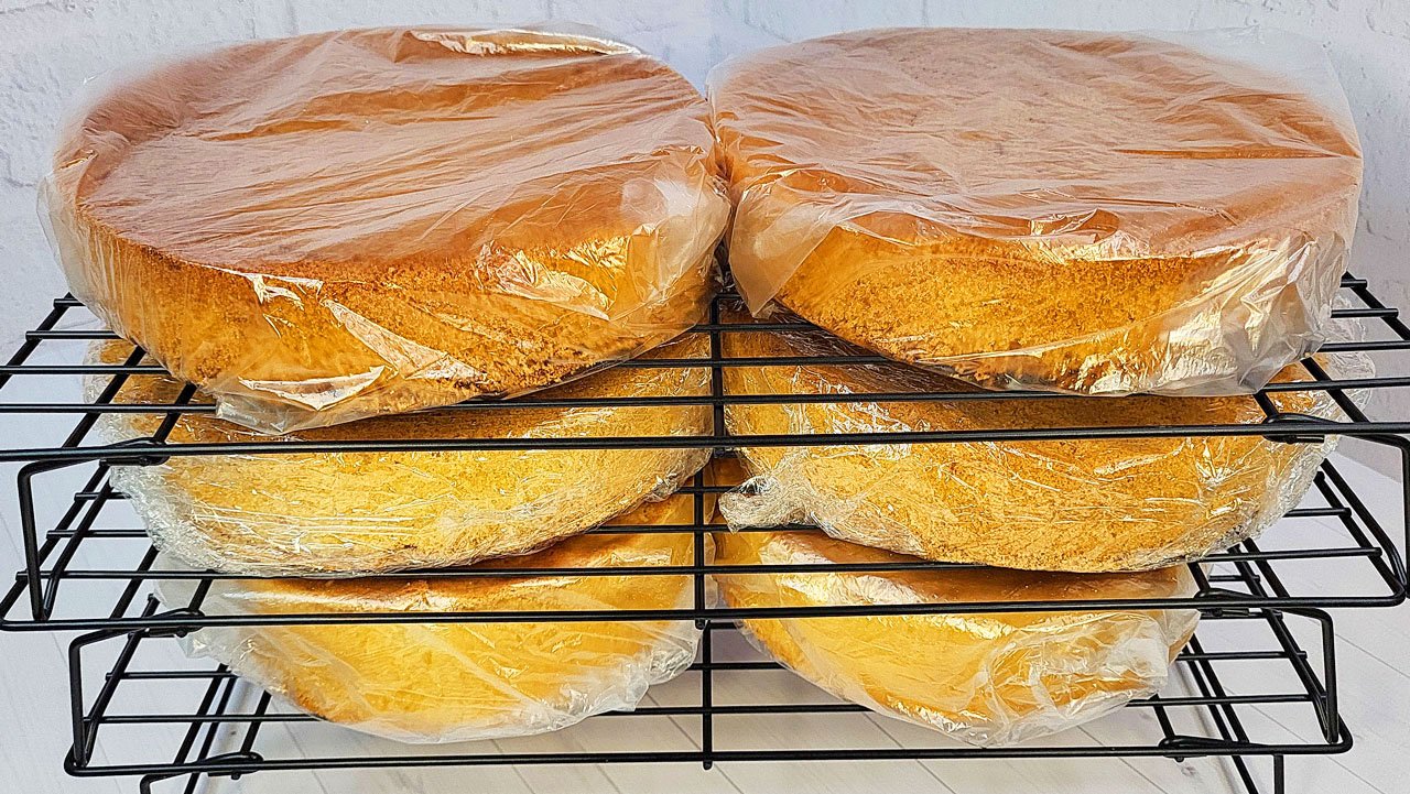 🍰 Влажный, пышный, надёжный! Бюджетный шифоновый бисквит БЕЗ заморочек и разделения яиц! 👌 смотреть онлайн