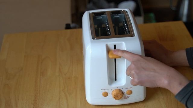 Is Pouring Waffle Batter Into a Toaster A Good Idea? ? Vertical Waffle Toaster Test ? смотреть онлайн
