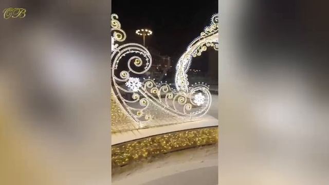 Новогодние украшения возле Большого театра смотреть онлайн