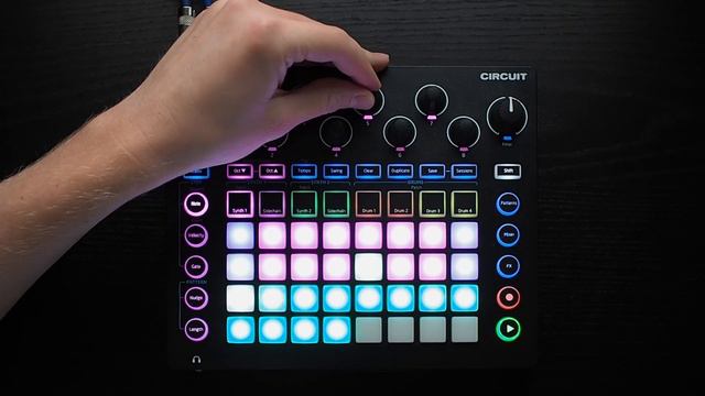 Novation Circuit - Myopia смотреть онлайн