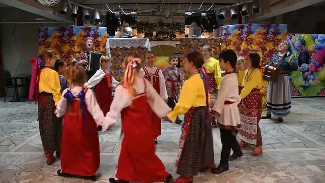 Народная игра "Меня грамоте учили" смотреть онлайн