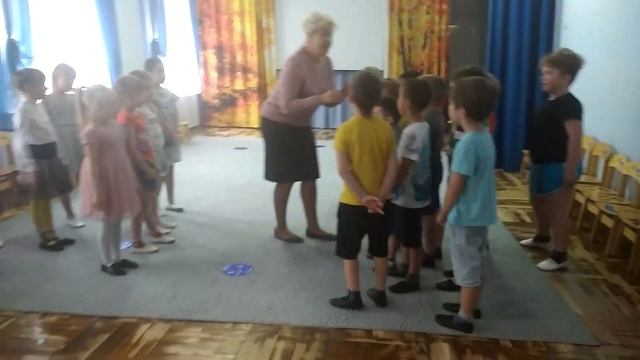 Игровое распевание "Дюймовочка и жук" Евтодьевой Аллы смотреть онлайн