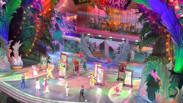 Кремлёвская ёлка 2023 (путь от метро. туда и обратно ,выходите по раньше ) смотреть онлайн