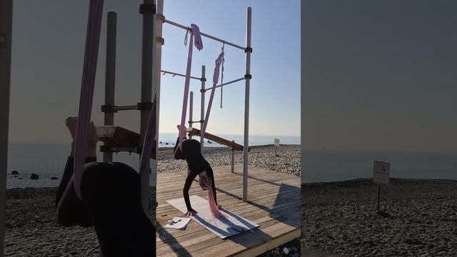 йога в гамаках UNNATA AERIAL YOGA смотреть онлайн