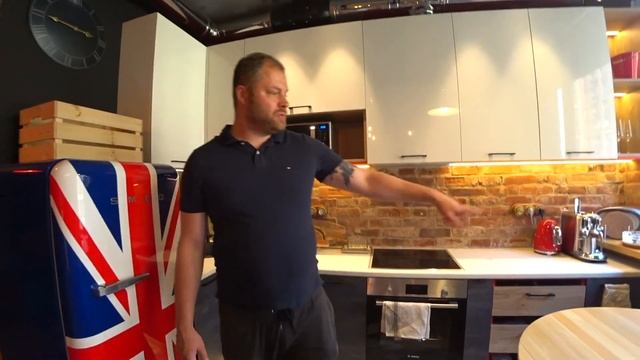 Офигенная квартира в стиле ЛОФТ в Москве! Обзор LOFT дизайна квартиры 30м2 смотреть онлайн