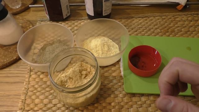 На эту насадку клюёт лучше чем на мотыля червя и опарыша. Супер рыболовная насадка. смотреть онлайн