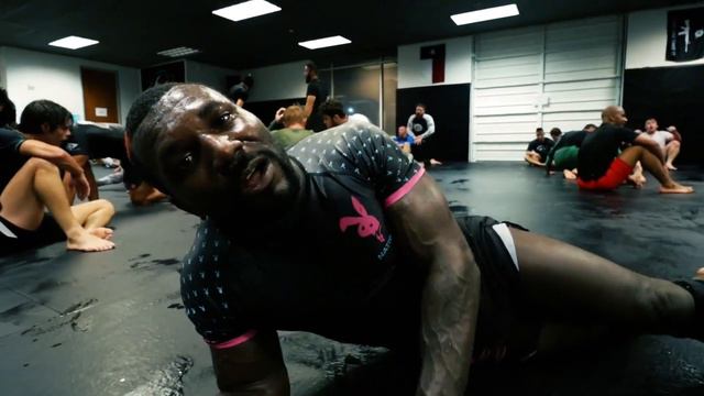 10 Round Tuesday Featuring Kemoy Anderson смотреть онлайн