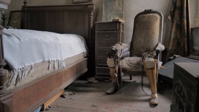 Заброшенный дом, где жил человек с одной ногой