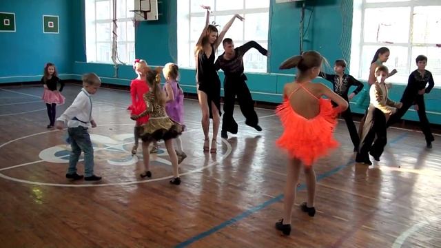 Клуб спортивного бального танца "Симфония" НОВОГОДНИЙ КЛИП смотреть онлайн