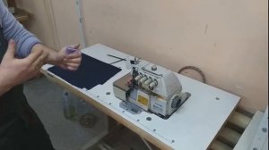 замена масла в оверлоке.