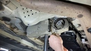 BMW 3er F30 Меняем масло в раздаточной коробке. ATC35L