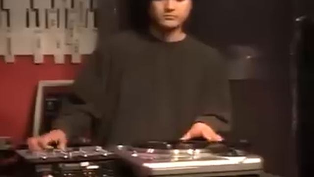 DJ Shogo (Vestax Japan No Tricks DJ Battle 2004 Champ) смотреть онлайн