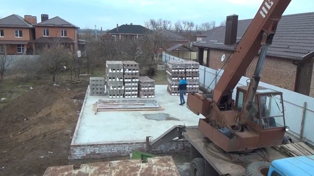 Строим дом из Дюрисол-Теколит. Часть 1. Выгрузка. смотреть онлайн