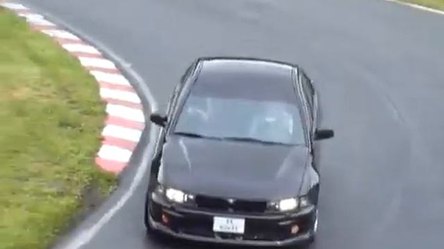 Trackday: Eikås - Mitsu Galant G8 смотреть онлайн