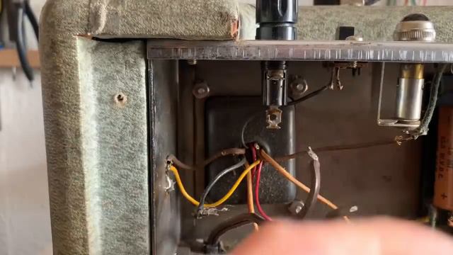 Fender-Made WHITE AMP | Service and Repair смотреть онлайн
