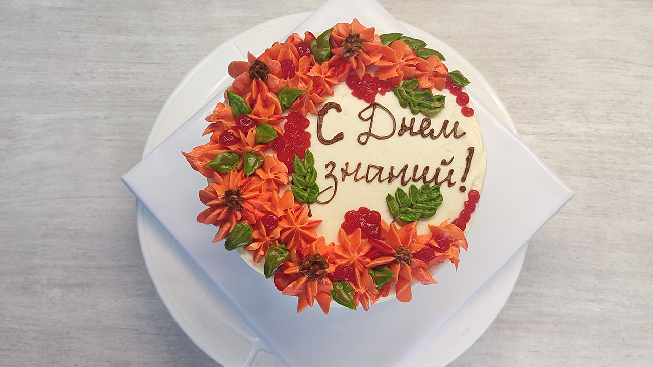 Рецепт классического бисквита с красной смородиной. Торт 