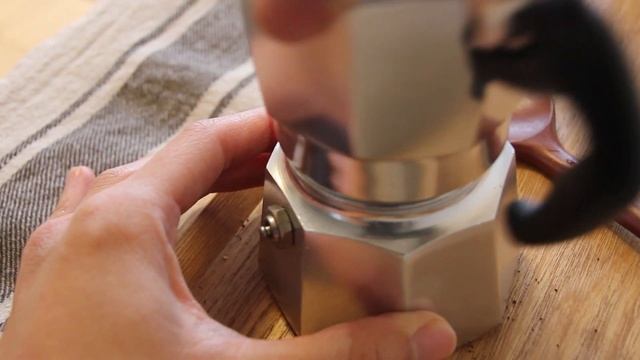 ??How to make perfect Moka pot Espresso | Stove top coffee | Bialetti смотреть онлайн