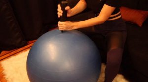 How To INFLATE a Stability Ball and Choose The Right Size | Gym Ball UNBOXING