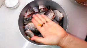 Рецепт карасей в томате. Очень вкусная и нежная тушеная рыбка. Кулинарный канал «НА КУХНЕ У МАМЫ»