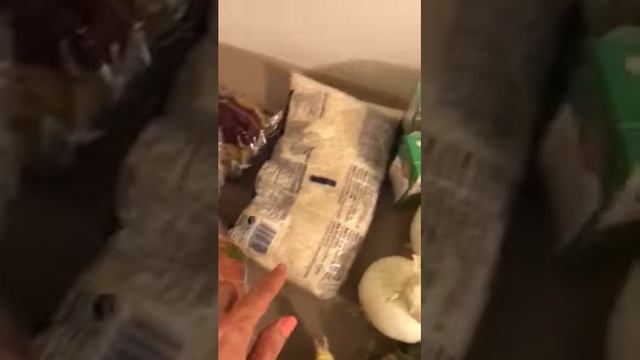 Бесплатные продукты для малоимущих, громкость убирайте, в доме сработала пожарная сигнализация... 2 смотреть онлайн