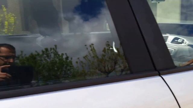 Changer plaquettes de frein arrière sur Scenic 3 avec frein parking auto et sans valise ou clip смотреть онлайн