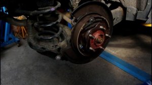 Замена задних тормозных дисков и тормозных колодок на Lexus RX 350 Лексус 2014 года