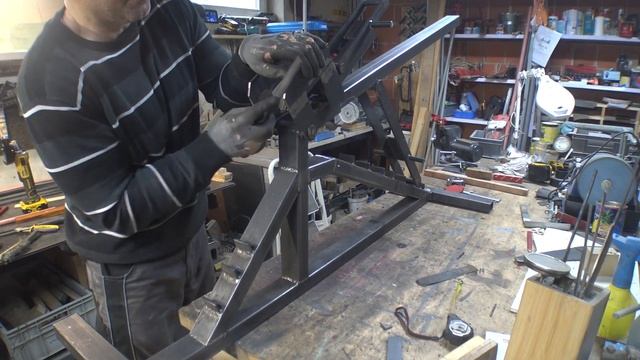 DIY Adjustable Bench Press - step by step - home gym equipment смотреть онлайн