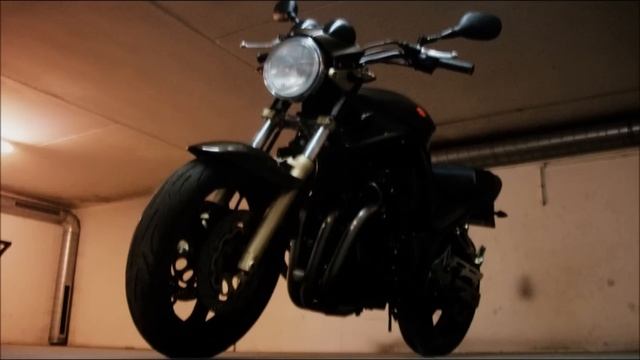 Suzuki Bandit 650 K5 HD.wmv смотреть онлайн