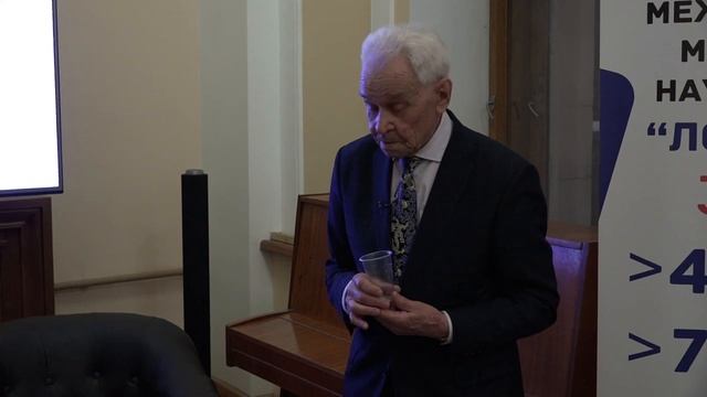 Встреча с академиком Ю.А. Золотовым в День Российской науки смотреть онлайн