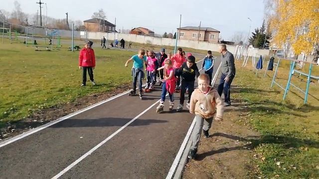 Тренировка на стадионе спортшколы.mp4 смотреть онлайн