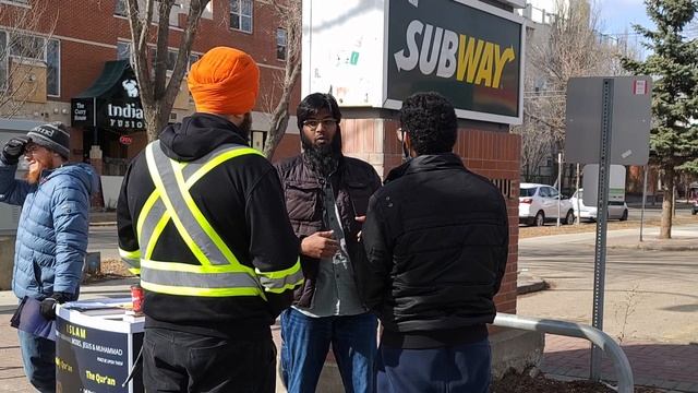 (P1) MUSLIM & SIKHS DISCUSS RELIGIONS & GOD || Da'wah In Hindi/Urdu || Street Dawah - Br. Asif смотреть онлайн