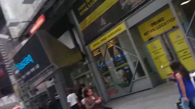 Туристы в Нью-Йорке смотреть онлайн