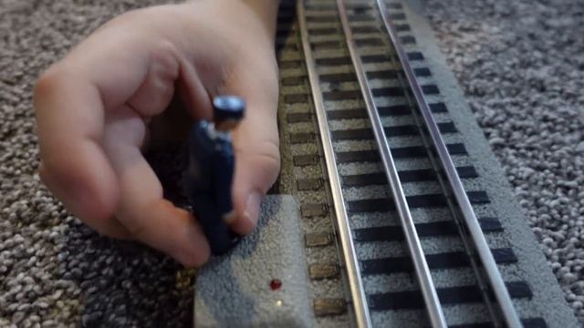 Setting Up & Operating the Lionel Polar Express RC Train смотреть онлайн