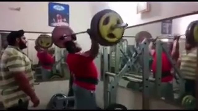 Вешал Кханн ( Индия ), строгий жим стоя - 150 кг на 6 раз ! смотреть онлайн