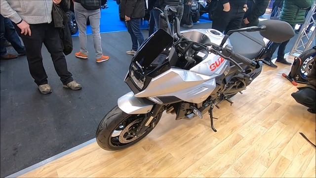 SUZUKI KATANA GSX-S 1000 S MODERN STREET SPORT RETRO BIKE MODEL 2019 WALKAROUND