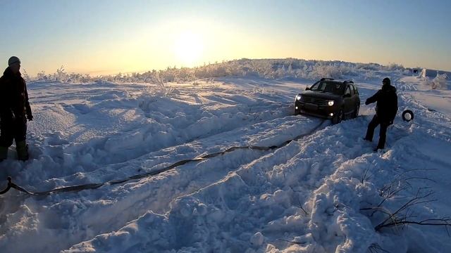 Покатушка на солнечную горку в -25. Ford Ranger, Nissan Patrol, Шнива, Нива, Duster смотреть онлайн