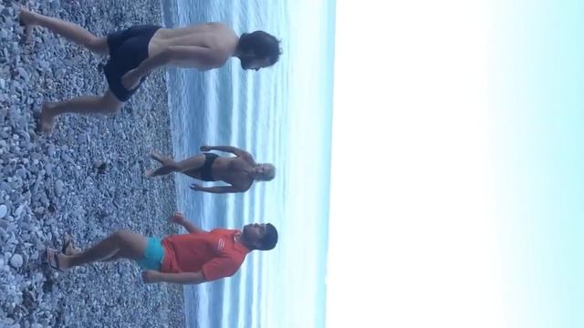 Подполковник и майор Дагомысского ОВД беспредельничают на пляже. ч.2 Сегодня