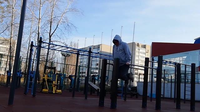 Тренировка верхней части тела на улице смотреть онлайн